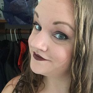 Meet your Posher, Jillian